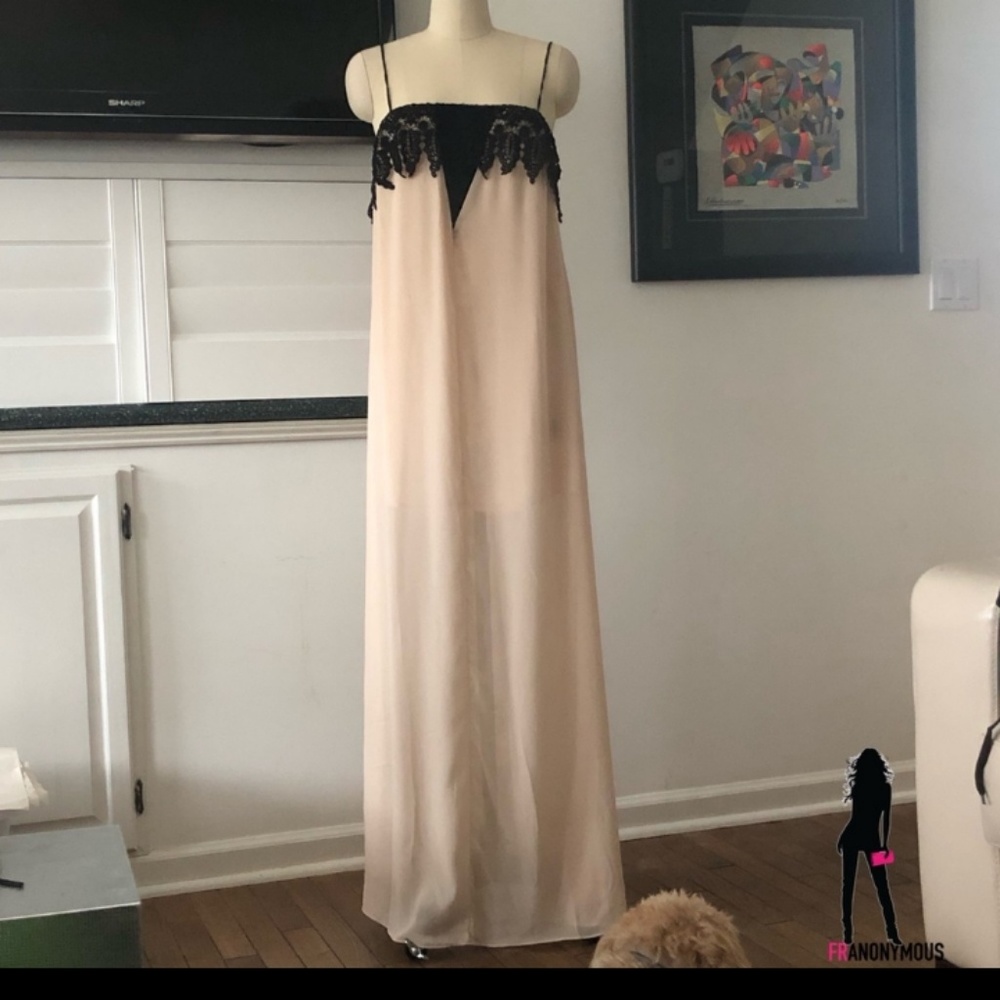Black Lace Detail Maxi Dress - Picture 3 of 5